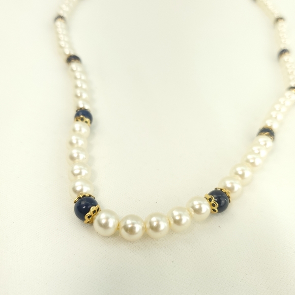 Faux Pearl Bead Necklace - Picture 2 of 7
